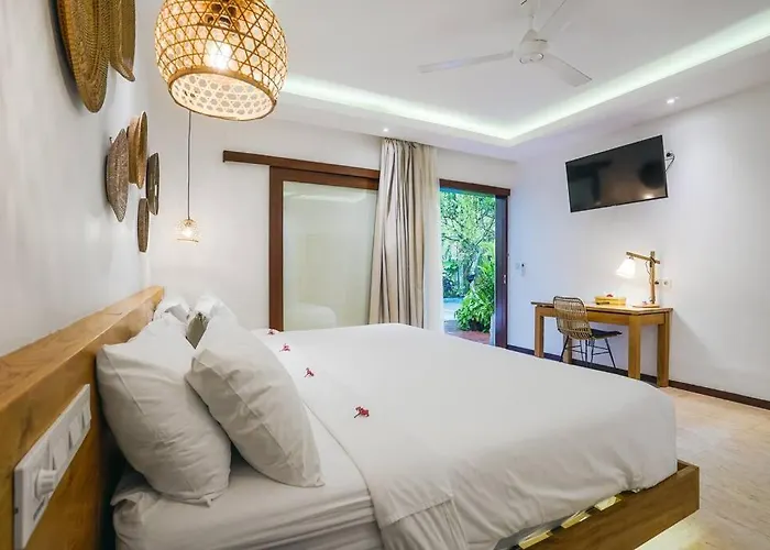 Villa Frangipani Merah At Berawa Canggu