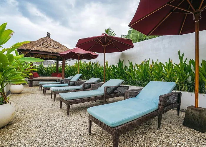 Frangipani Merah At Berawa Canggu